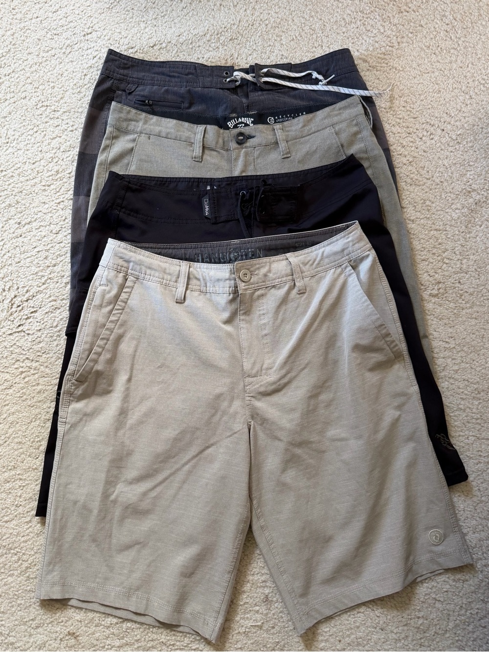 Four (4) Pairs Very Good Condition SZ 32 Men’s Casual board Shorts See Photos